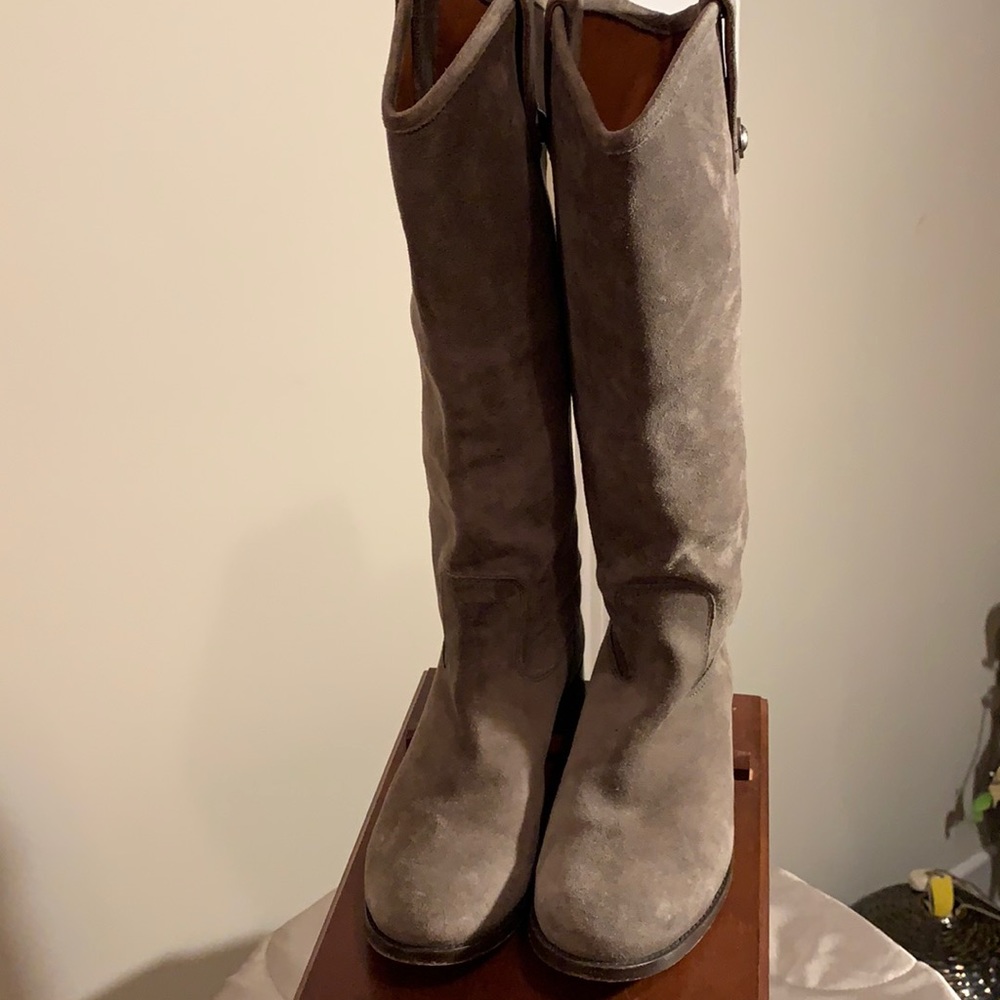 FRYE GRAY SUEDE BOOTS